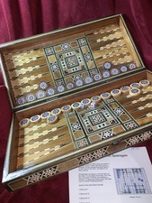 Backgammon Spiel aus Holz mit