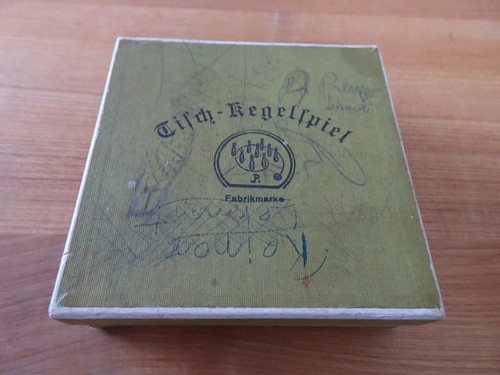 Altes tischkegelspiel tisch - altes,